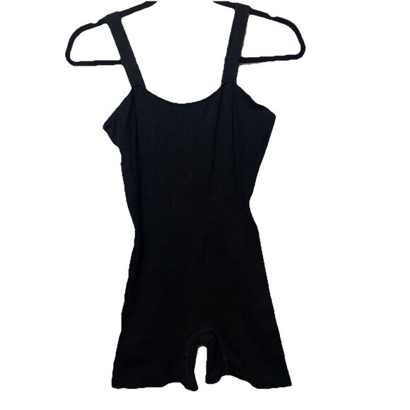 Coco & Shay Playsuit Size S Romper Black Ribbed Stretchy Halter Play Suit Summer - Picture 1 of 8